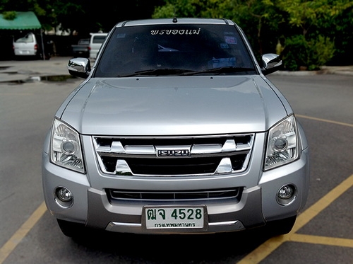 **ลดราคาสุดๆ D-max ปี11 Supertitaniuem 2.5hi-landercab  สีบรอนซ์เงิน เกียร์ธรรมดา วิ่งน้อยจัด 60,000 ไม่มีชนหนัก เดิมๆรถบ้านแท้ๆ ราคาย่อมเยา**มีรูป