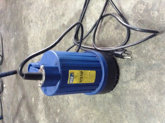 ขายด่วน ปั้มแช่พลาสติกไต้หวัน 1"