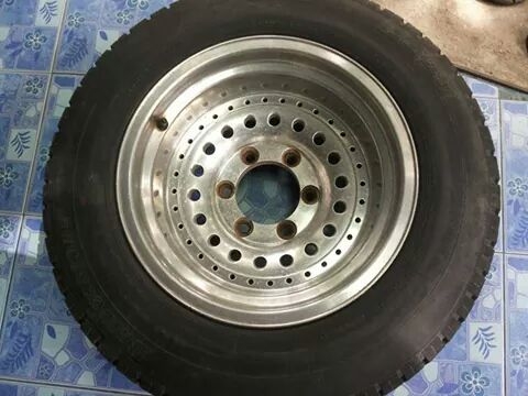 ล้อลาย หยดน้ำพร้อมยาง กว้าง 8.5 ยาง 215/70/15 ล้อลาย หยดน้ำพร้อมยาง กว้าง 8.5 ยาง 215/70/15