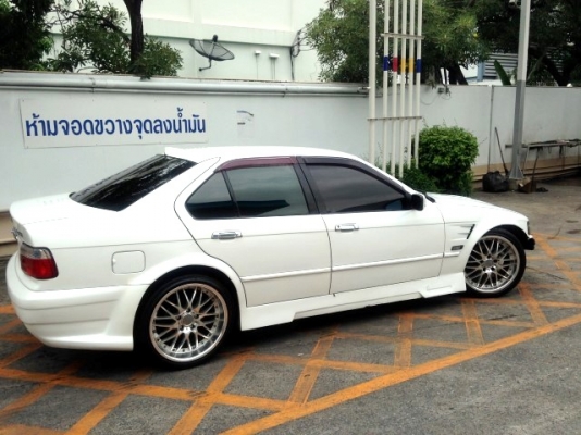ขาย E36 1Jโบคู่ เกียร์ออโต้ ของแต่งคุ้มๆ