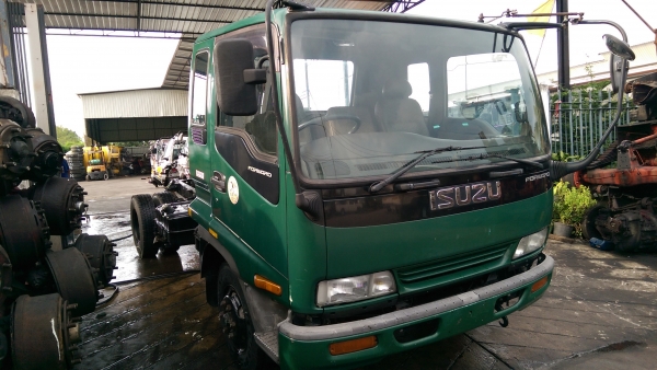 isuzu deca 195  รถนอกสวยๆ