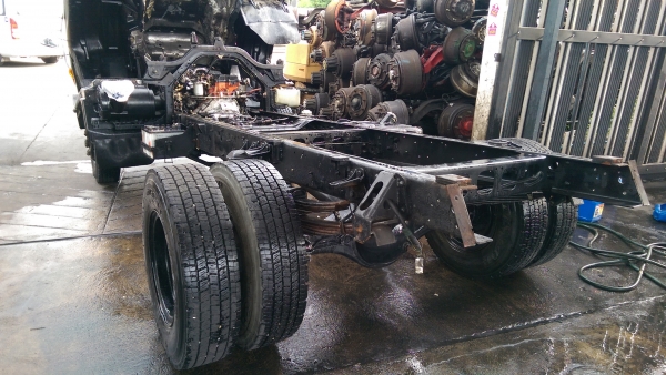 isuzu deca 195  รถนอกสวยๆ