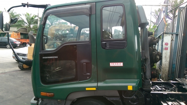 isuzu deca 195  รถนอกสวยๆ