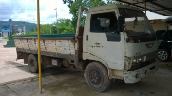 ขาย 6 ล้อ HINO FC กระบะยาว 4.30 เมตร กระบะไม่ค่อยสวย คัสซีสวยจัดตลอดเส้น เครื่อง WO4D 120 แรงม้า เก๋งบางไม่เคยทำสี ทะเบียนพร้อมโอนครับ ราคาต่อรองได้