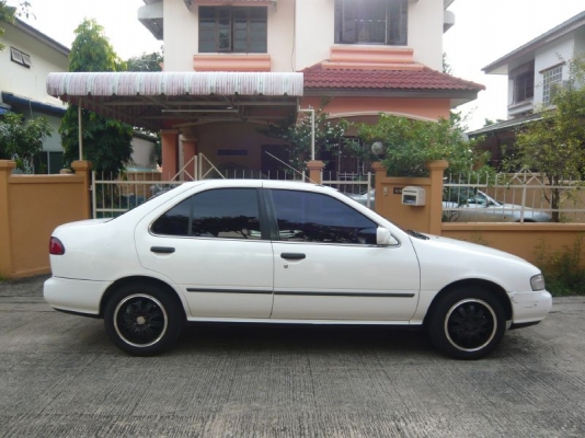 NISSAN SUNNY 1.5 EX SALOON Auto ติดLPGสุดประหยัด