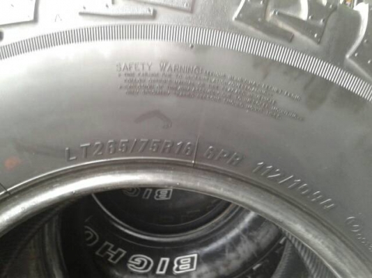 ขายยาง MAXXIS mud ขนาด 265/75/16  สวยๆเลยครับ