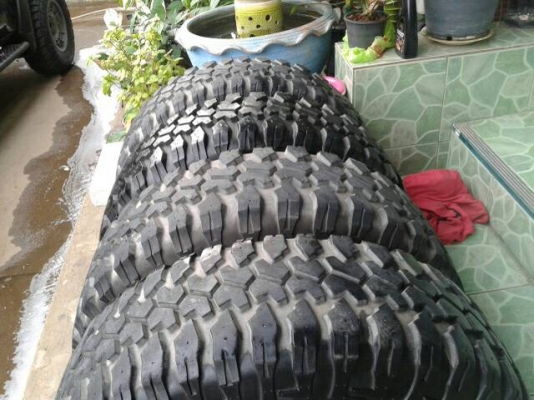 ขายยาง MAXXIS mud ขนาด 265/75/16  สวยๆเลยครับ