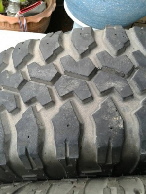ขายยาง MAXXIS mud ขนาด 265/75/16  สวยๆเลยครับ