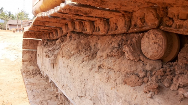 **1,000,000 บ.ต่อรอง**ขายแบ็คโฮ KOMATSU PC200-6 S.No.C11414 ปี2002 เครื่องเดิมปั้มเดิม ไฟฟ้าตัดบางจุด เครื่อง CUMMINS 6สูบ แน่นๆ แรงดี อึดดี ทน ไม่จุกจิก ปั้มดี แรง ทำงานดี ไม่โหลด บูมอาร์มสวย ไม่ปะไม่ดาม ไม่มีร้าว บุ้งกี๋ดีไม่ผุ บูท/สลัก ดี แน่นดี เอวดี **1,000,000 บ.ต่อรอง**ขายแบ็คโฮ KOMATSU PC200-6 S.No.C11414 ปี2002 เครื่องเดิมปั้มเดิม ไฟฟ้าตัดบางจุด เครื่อง CUMMINS 6สูบ แน่นๆ แรงดี อึดดี ทน ไม่จุกจิก ปั้มดี แรง ทำงานดี ไม่โหลด บูมอาร์มสวย ไม่ปะไม่ดาม ไม่มีร้าว บุ้งกี๋ดีไม่ผุ บูท/สลัก ดี แน่นดี เอวดี