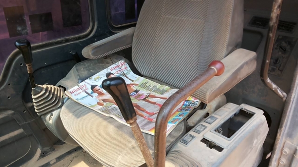 **1,000,000 บ.ต่อรอง**ขายแบ็คโฮ KOMATSU PC200-6 S.No.C11414 ปี2002 เครื่องเดิมปั้มเดิม ไฟฟ้าตัดบางจุด เครื่อง CUMMINS 6สูบ แน่นๆ แรงดี อึดดี ทน ไม่จุกจิก ปั้มดี แรง ทำงานดี ไม่โหลด บูมอาร์มสวย ไม่ปะไม่ดาม ไม่มีร้าว บุ้งกี๋ดีไม่ผุ บูท/สลัก ดี แน่นดี เอวดี **1,000,000 บ.ต่อรอง**ขายแบ็คโฮ KOMATSU PC200-6 S.No.C11414 ปี2002 เครื่องเดิมปั้มเดิม ไฟฟ้าตัดบางจุด เครื่อง CUMMINS 6สูบ แน่นๆ แรงดี อึดดี ทน ไม่จุกจิก ปั้มดี แรง ทำงานดี ไม่โหลด บูมอาร์มสวย ไม่ปะไม่ดาม ไม่มีร้าว บุ้งกี๋ดีไม่ผุ บูท/สลัก ดี แน่นดี เอวดี