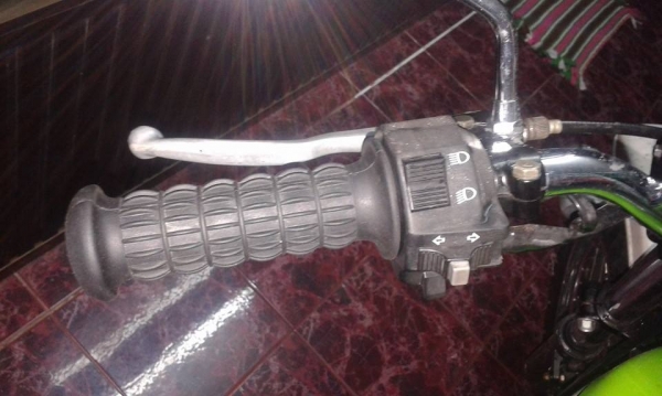 ขาย Kawasaki TR250 เดิมๆสภาพสวยราคา 45000 บาทครับ ขาย Kawasaki TR250 เดิมๆสภาพสวยราคา 45000 บาทครับ