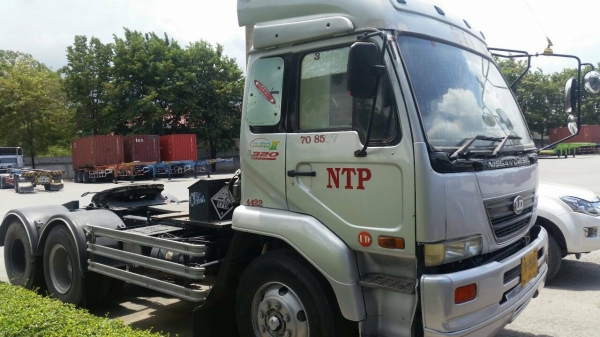 ขายด่วนครับ หัวลากน้ำมัน 2 คัน นิสสัน UD 320 ปี 46 ราคา 900,000 บาท - นิสสัน UD 320 ปี 48 ราคา 1,000,000 บาท