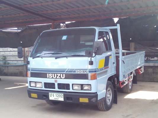 4 ล้อบรรทุก  *ไม่ติดเวลา*  ISUZU   NKR 88 แรงม้า *ยาว3.20ม.*  รถสวยเดิม+สวยจริง * สภาพพร้อมใช้งาน * มีเล่มพร้อม *