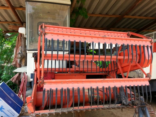 ขายรถเกี่ยวข้าวเล็กKUBOTA รองกระสอบ หน้ากว้าง1.50เมตร เครื่องKUBOTA 24แรง เครื่องดี ช่วงล่างดี เลี้ยวซ้าย ขวา เดินหน้า ถอยหลังได้สบาย สนใจโทร090-8588220คุณนะ หรือ www.truck.in.th/498