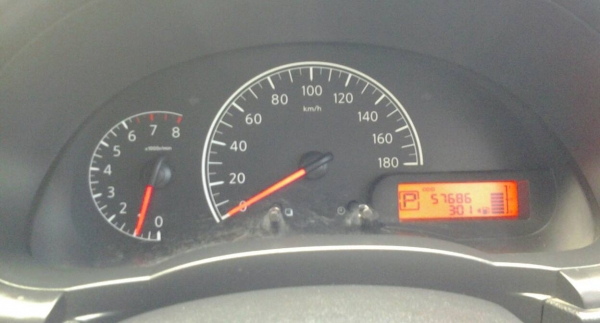 ขายด่วนรถเก๋ง นิสสัน อมิล่า300000