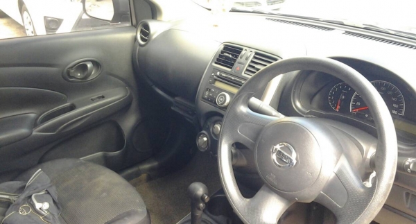 ขายด่วนรถเก๋ง นิสสัน อมิล่า300000