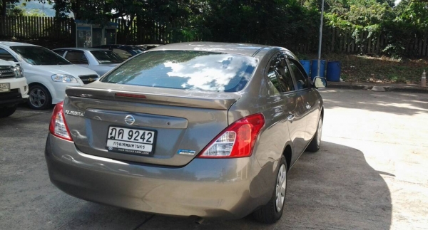 ขายด่วนรถเก๋ง นิสสัน อมิล่า300000