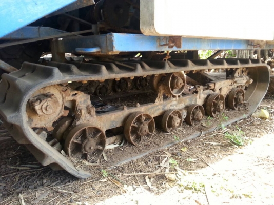 ขายรถเกี่ยวข้าวเล็ก หน้ากว้าง1.50เมตร ใช้ได้สองระบบ อุ้ม800kgและปรับเป็นรองกระสอบได้ เครื่องHINO เครื่องดี ช่วงล่างดี สนใจโทร090-8588220คุณนะ หรือ www.truck.in.th/498