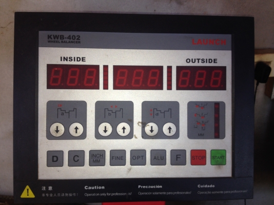 ขายเครื่องถ่วงล้อ สภาพใช้งานไม่กี่ครั้ง