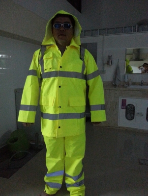 ขายชุดกันฝนผ้าร่มอย่างดี แถบสะท้อนแสงแท้ สินค้านำเข้า