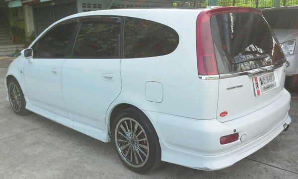 ขาย รถครอบครัว 7 ที่นัง Honda Stream 2.0