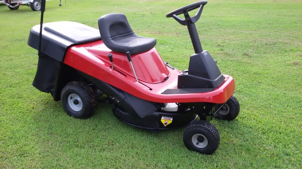 ขายรถตัดหญ้านั่งขับ