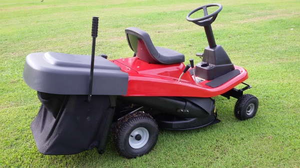 ขายรถตัดหญ้านั่งขับ