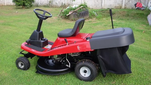 ขายรถตัดหญ้านั่งขับ