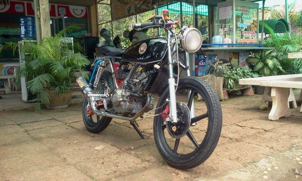 ขาย Jx เครื่องโซ เเต่งสไตล์คาเฟ่ มีเล่มทะเบียน รถเพิ่งประกอบเสร็จ อะไหล่เเต่งส่วนใหญ่ของใหม่ ราคาน่าจับจอง ค่าตัว 17500 บาท สนใจโทร 089-8054390 โอ๋ ลพบุรี