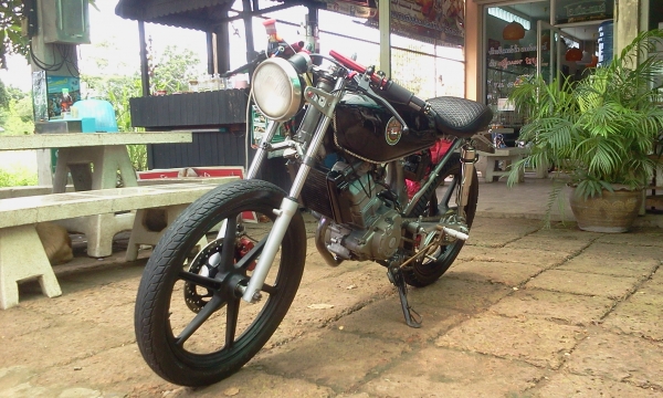 ขาย Jx เครื่องโซ เเต่งสไตล์คาเฟ่ มีเล่มทะเบียน รถเพิ่งประกอบเสร็จ อะไหล่เเต่งส่วนใหญ่ของใหม่ ราคาน่าจับจอง ค่าตัว 17500 บาท สนใจโทร 089-8054390 โอ๋ ลพบุรี