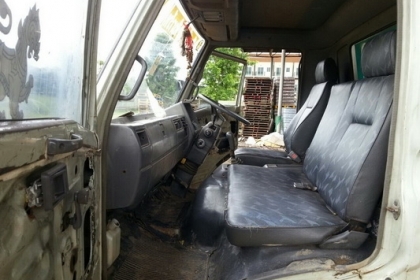 ขาย Hino FC2W 120 แรง ปี39 ตู้แห้ง 3 บาน 5.5 m โทร 088-4501277