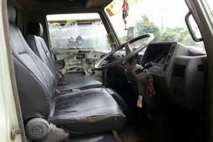 ขาย Hino FC2W 120 แรง ปี39 ตู้แห้ง 3 บาน 5.5 m โทร 088-4501277