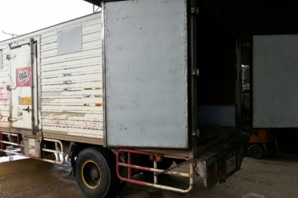 ขาย Hino FC2W 120 แรง ปี39 ตู้แห้ง 3 บาน 5.5 m โทร 088-4501277