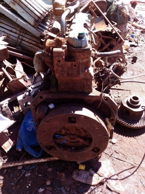 ขายครับเครื่องรถไถ  JOHN DEERE. 4สูบงามๆพิ่ตัดเครื่องฟิดครับ