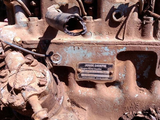 ขายครับเครื่องรถไถ  JOHN DEERE. 4สูบงามๆพิ่ตัดเครื่องฟิดครับ
