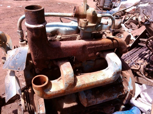 ขายครับเครื่องรถไถ  JOHN DEERE. 4สูบงามๆพิ่ตัดเครื่องฟิดครับ