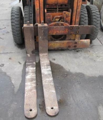 ขาย FORKLIFT 2.5 TON KOMATSU FD25-7 ขาย FORKLIFT 2.5 TON KOMATSU FD25-7