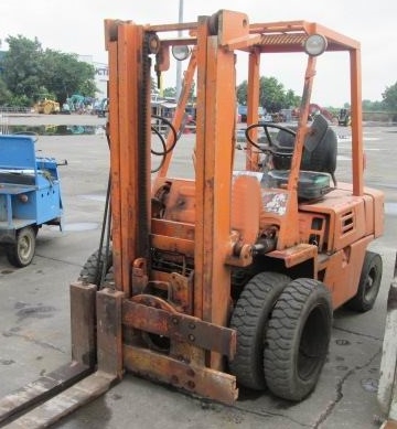 ขาย FORKLIFT 2.5 TON KOMATSU FD25-7 ขาย FORKLIFT 2.5 TON KOMATSU FD25-7