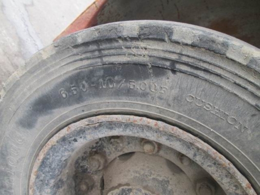 ขาย FORKLIFT 2.5 TON KOMATSU FD25-7 ขาย FORKLIFT 2.5 TON KOMATSU FD25-7