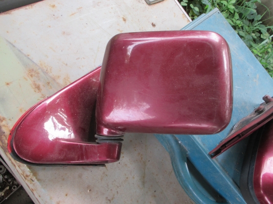 ต้องการขายกระจกมองข้างtfrของแท้ราคาไม่แพง