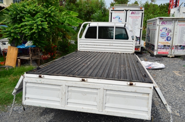 รถ TATA XENON รุ่นปี ค.ศ 2009 เลขทะบียน ตย 7363 กทม ราคา 180,000 บาท