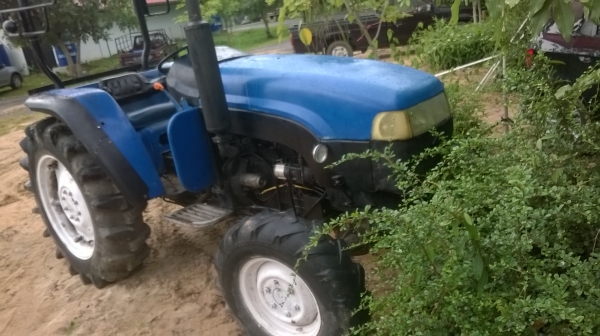 รับเทินรถเล็กกว่านี้ เจ้าของขายเอง รถไถ105,000 เเชมป์ 424 sl 42เเรงครับ 4wdพวงมาลัยพาวเวอร์ ไฮดรอลิคถ้าเอาดันหน้ากับผาน4 เพิม 45,000 ดัน หน้าตราช้าง 45 แรง เเข็งมาก พร้อมใช้วิงเร็วมาก ต่อรองได้ครับ