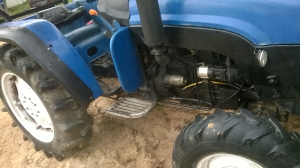 รับเทินรถเล็กกว่านี้ เจ้าของขายเอง รถไถ105,000 เเชมป์ 424 sl 42เเรงครับ 4wdพวงมาลัยพาวเวอร์ ไฮดรอลิคถ้าเอาดันหน้ากับผาน4 เพิม 45,000 ดัน หน้าตราช้าง 45 แรง เเข็งมาก พร้อมใช้วิงเร็วมาก ต่อรองได้ครับ