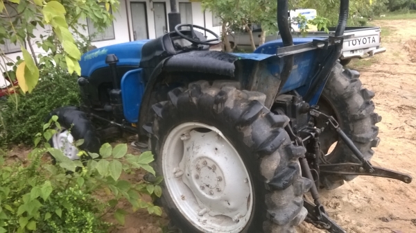 รับเทินรถเล็กกว่านี้ เจ้าของขายเอง รถไถ105,000 เเชมป์ 424 sl 42เเรงครับ 4wdพวงมาลัยพาวเวอร์ ไฮดรอลิคถ้าเอาดันหน้ากับผาน4 เพิม 45,000 ดัน หน้าตราช้าง 45 แรง เเข็งมาก พร้อมใช้วิงเร็วมาก ต่อรองได้ครับ