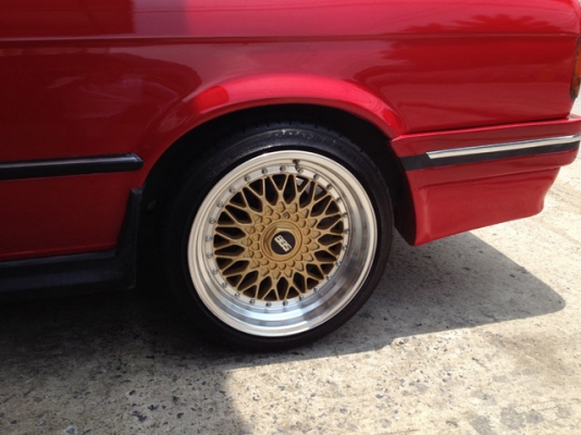 ขาย BMW E30 COUPE สวยๆสีสันสดใส ขาย BMW E30 COUPE สวยๆสีสันสดใส