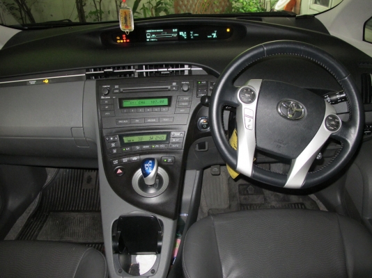 ต้องการขายรถ TOYOTA PRIUS ตัวTOP รถบ้านเจ้าของผู้หญิงขายเอง, สภาพเดิมๆ, ไม่เคยประสบอุบัติเหตุ, รถใช้น้อยมาก 74,000 กม. , มีเซนเซอร์ถอยหลัง, airbag คู่, เกียร์ไฟฟ้า, เครื่อง+เกียร์+ช่วงล่างสมบูรณ์ ขายถูกมาก 570,000.- รถอยู่หลักสี