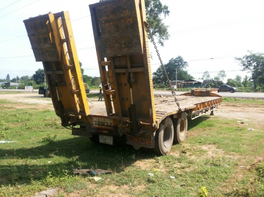 หางโรเบท2เพลา ของPANUS ยาว12ม. กว้าง2.5ม.มีบานพับพร้อมสะพานไฮดรอลิคขยายออกได้3เมตร เล่มทะเบียนพร้อมโอนปี*2535