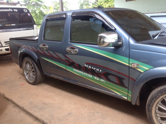 ISUZU D-MAX 2.5 ดีเซล 4 ประตู ปี 2547 ISUZU D-MAX 2.5 ดีเซล 4 ประตู ปี 2547