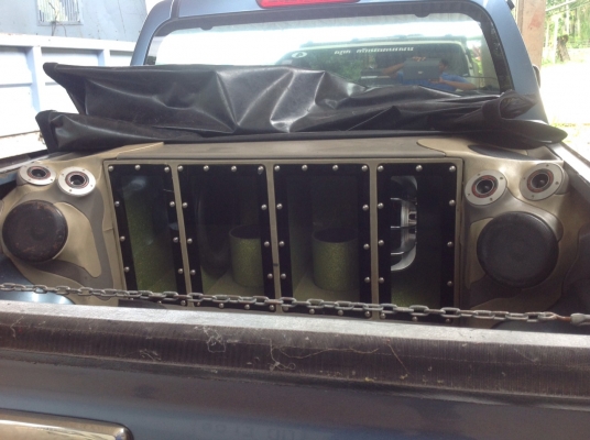 ISUZU D-MAX 2.5 ดีเซล 4 ประตู ปี 2547 ISUZU D-MAX 2.5 ดีเซล 4 ประตู ปี 2547