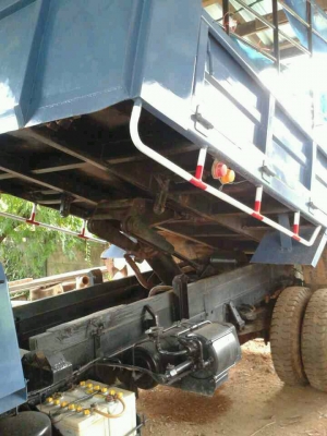 ต้องการขาย6ล้อ ดั้ม isuzu 115 แรงม้า